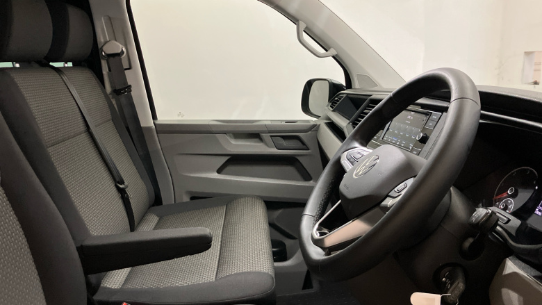 Volkswagen Transporter T32 Lwb Diesel 2.0 TDI 150 Highline Kombi Van DSG